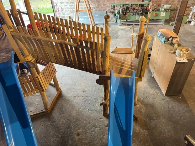 Igraliste za decu ekolosko od bagremovog drveta