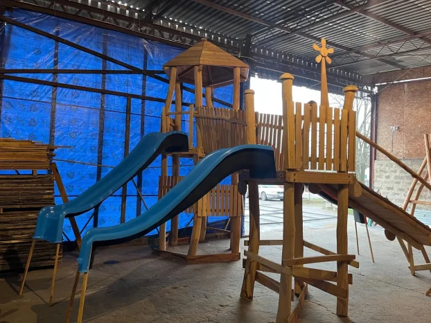 Igraliste za decu ekolosko od bagremovog drveta