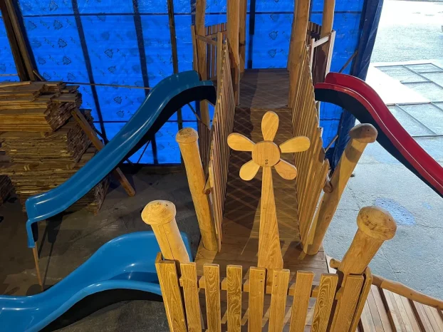 Igraliste za decu ekolosko od bagremovog drveta