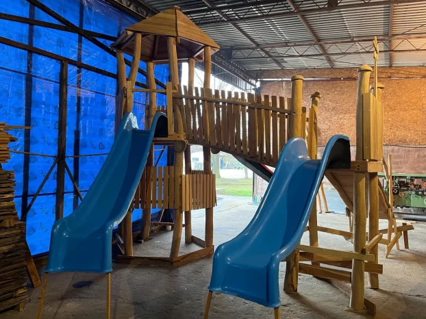 Igraliste za decu ekolosko od bagremovog drveta