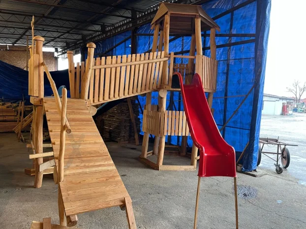 Igraliste za decu ekolosko od bagremovog drveta