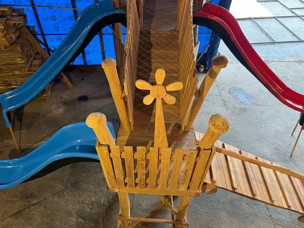 Igraliste za decu ekolosko od bagremovog drveta