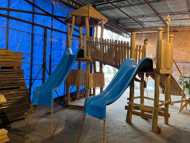 Igraliste za decu ekolosko od bagremovog drveta