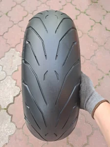 Moto guma pirelli 180/55/17 god 2019