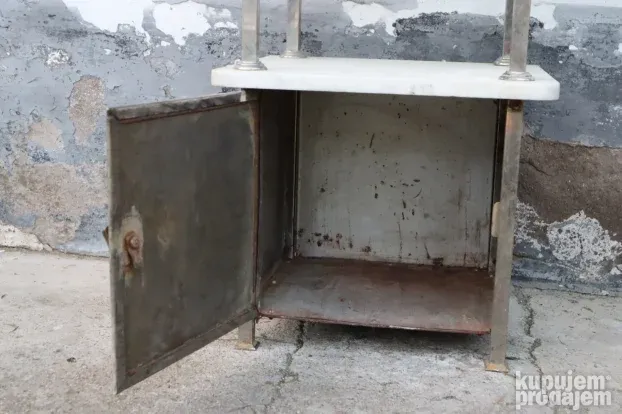 Antikvarni bolnički ormarić hromirani mesing IŽNM Subotica