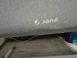 Jané kolevka uz krevet