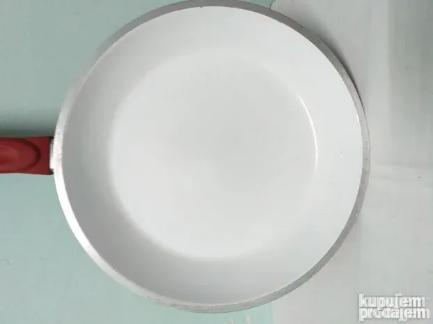 Dobar aluminijumski tiganj ,donet iz Austrije