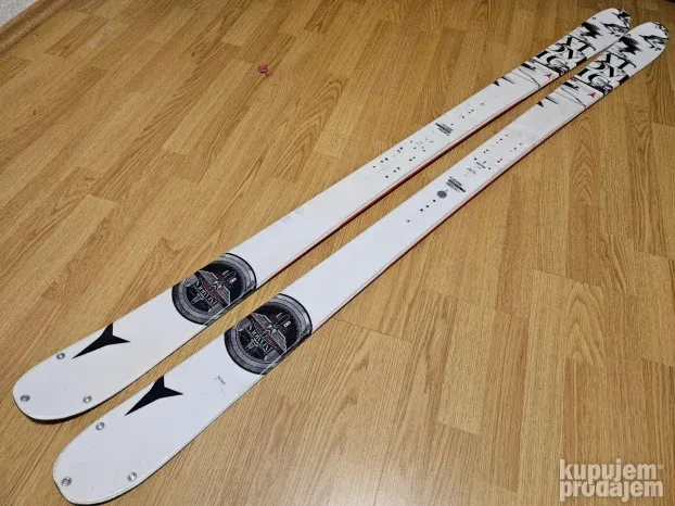 Freestyle Park Pipe skije Atomic Infamous 181 181cm Twin-Tip