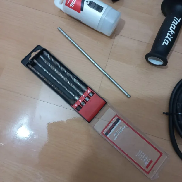 Makita udarna bušilica HR2631FT
