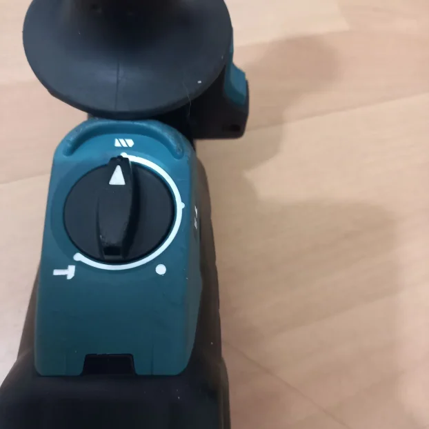 Makita udarna bušilica HR2631FT