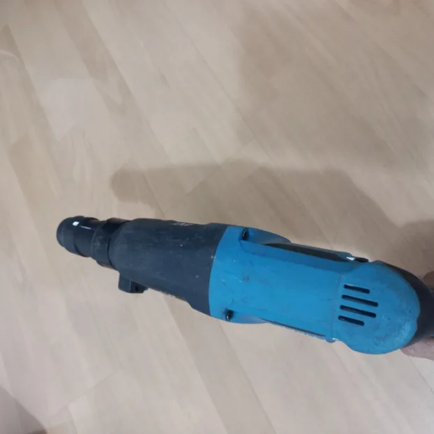 Makita udarna bušilica HR2631FT
