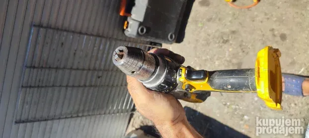 aku.busilica dewalt 14,4v.sa cekicem