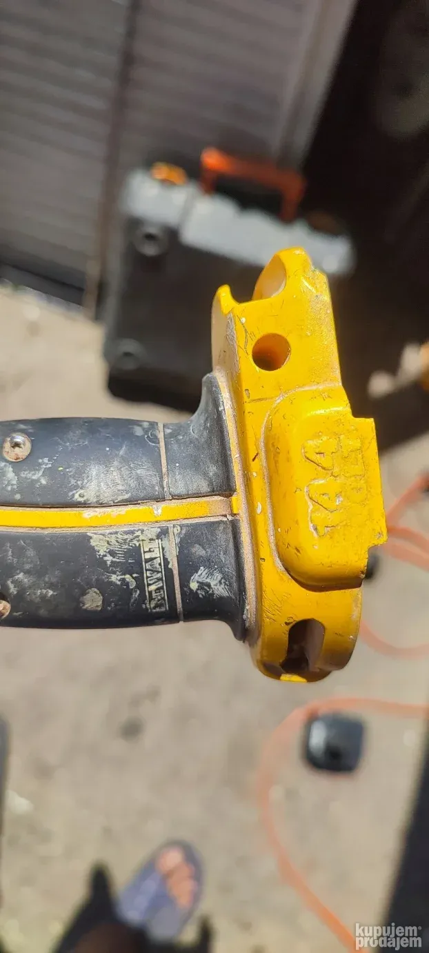 aku.busilica dewalt 14,4v.sa cekicem