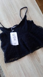 Crna majica sa cipkom za devojcice Bershka original - akcija