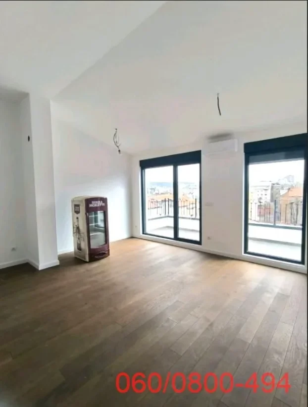 Luke Vukalovića, Vukov Spomenik, troiposoban, 92 m²