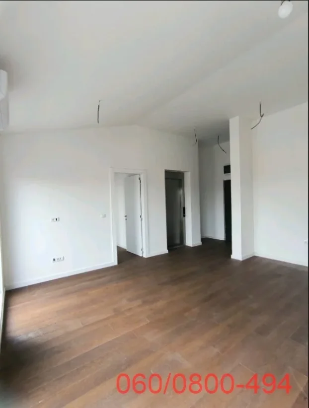 Luke Vukalovića, Vukov Spomenik, troiposoban, 92 m²