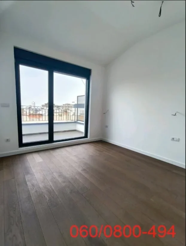 Luke Vukalovića, Vukov Spomenik, troiposoban, 92 m²