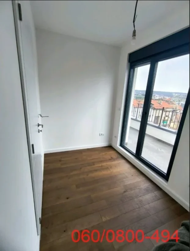 Luke Vukalovića, Vukov Spomenik, troiposoban, 92 m²