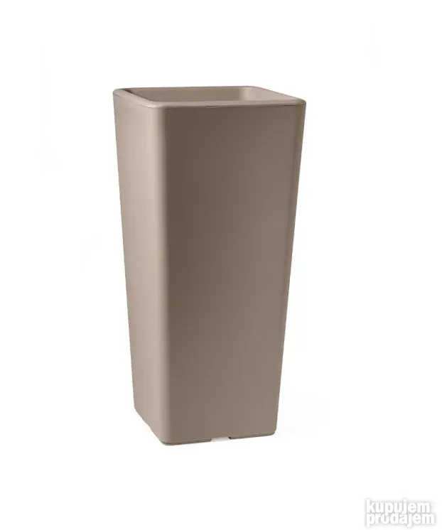 Plasticna saksija