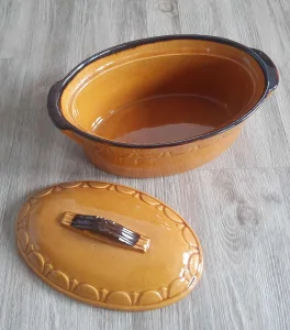 Keramička posuda (glazirana unutašnjost)