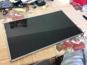 Samsung LED panel 17,3" 40 pin testiran bez mane POVOLJNO