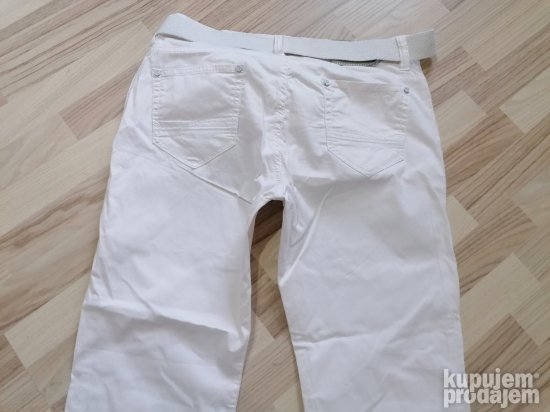 812-STJ SKORPION farmerice 40 Odlicne