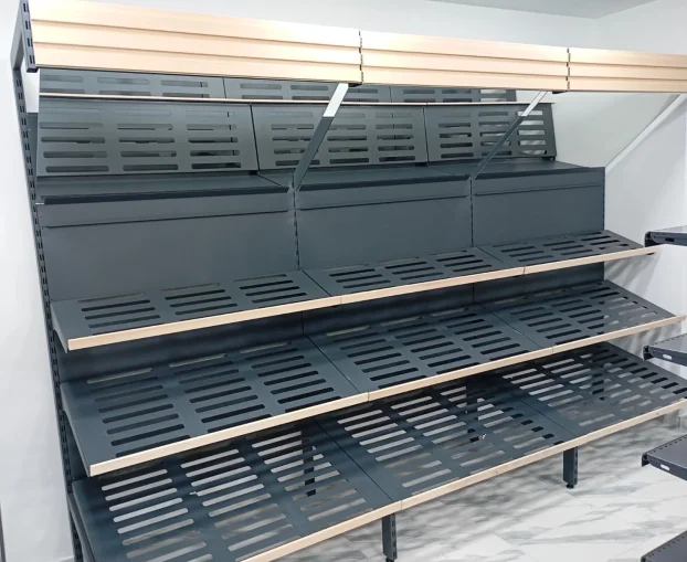 Police, gondole(ostrva) za voće i povrće, hleb i peciva