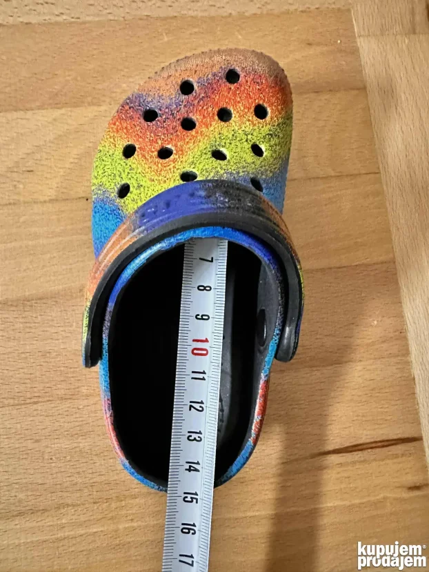 crocs