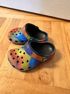 crocs