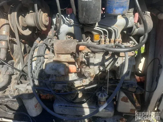 Motor 4 cilindra od termo kinga