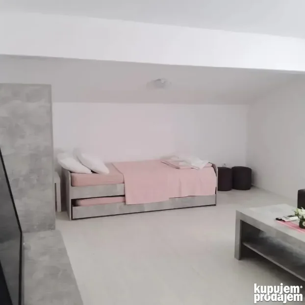 3 Apartmana na Srebrnom jezeru, zamena za stan u Ni, Bg, Ns