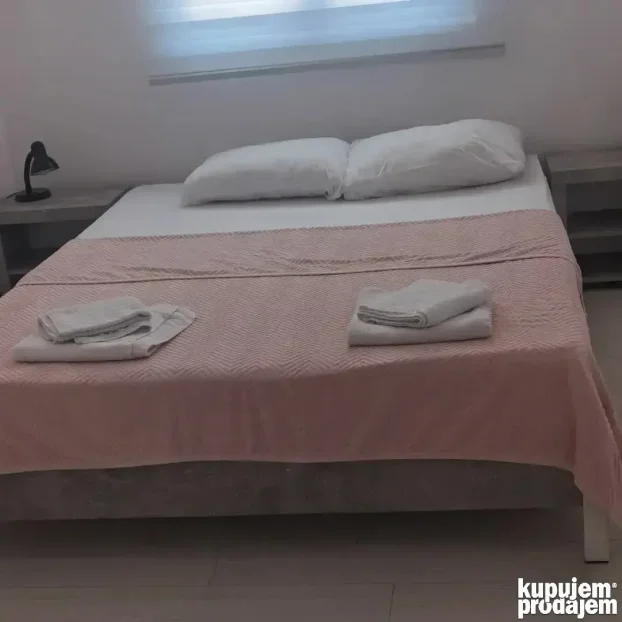 3 Apartmana na Srebrnom jezeru, zamena za stan u Ni, Bg, Ns