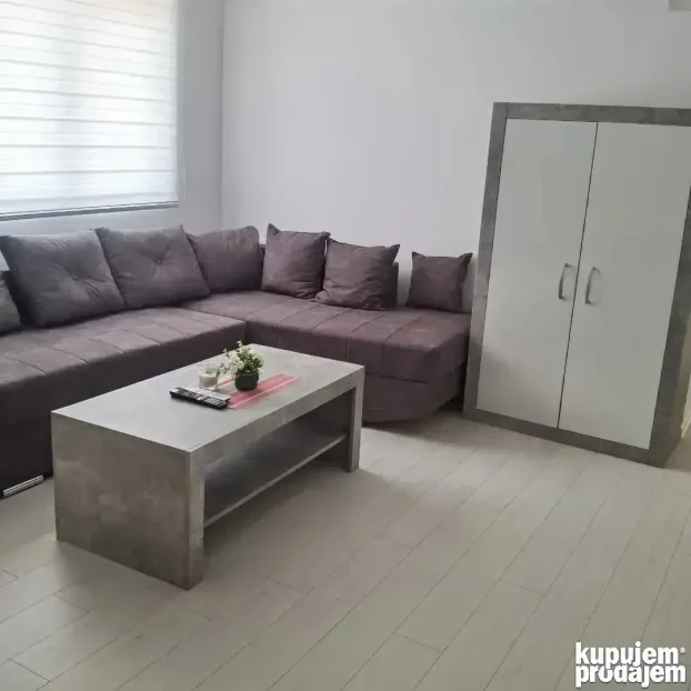 3 Apartmana na Srebrnom jezeru, zamena za stan u Ni, Bg, Ns