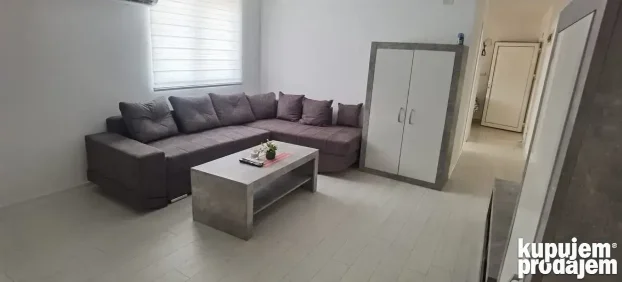 3 Apartmana na Srebrnom jezeru, zamena za stan u Ni, Bg, Ns