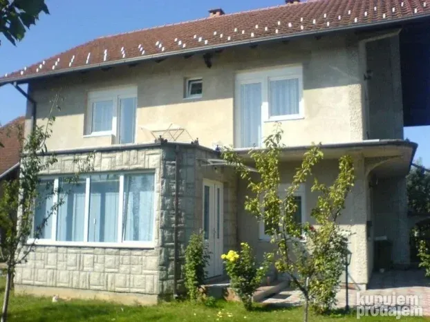 Odlična kuća na Klisi, 250m2