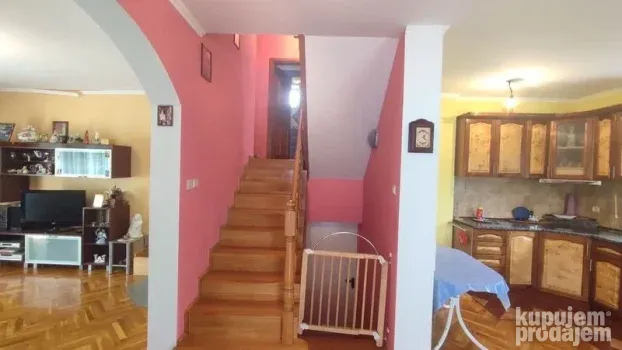 Odlična kuća na Klisi, 250m2