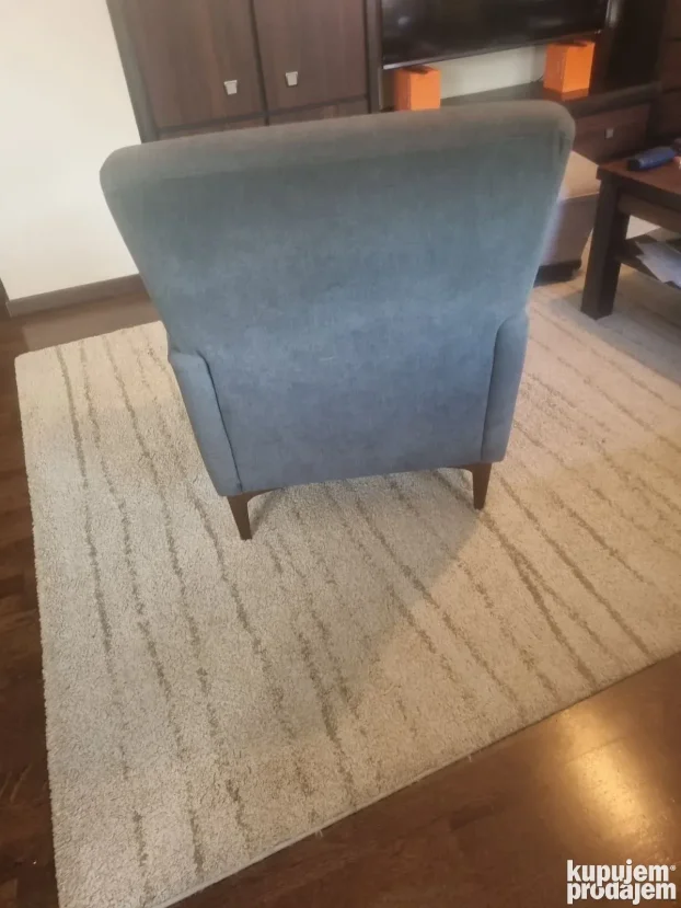 Fotelja Emmezeta kao nova