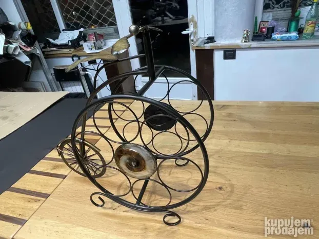 Bicikl stara metalna i bronzana skulptura ili igracka