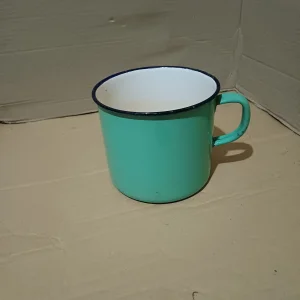 Veliko emajlirano lonče