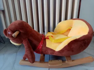 Br.7. Ljuljaska za malu decu