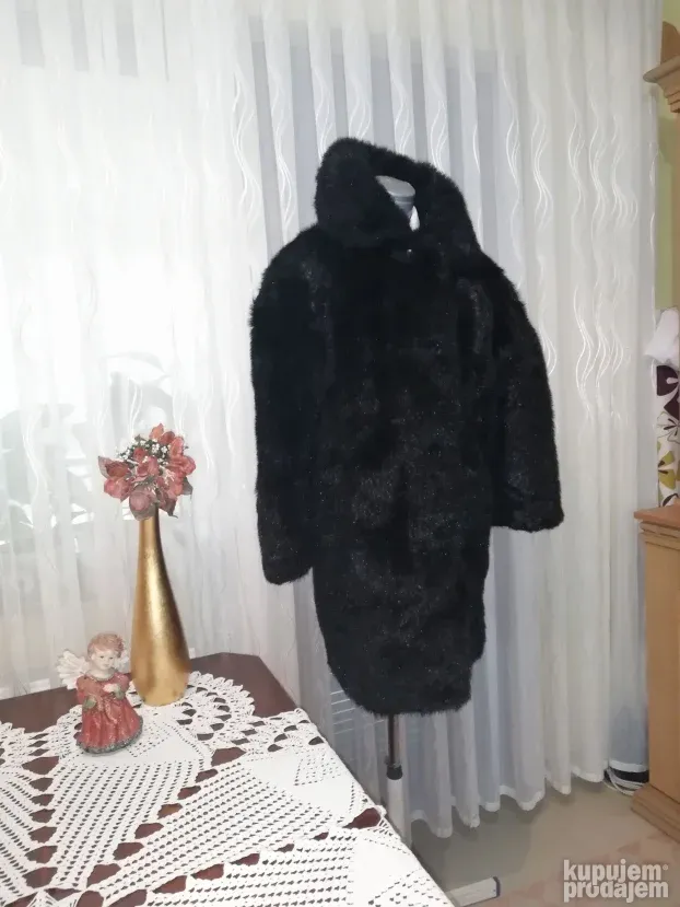 Crna bunda od veštačkog krzna vel. L-XL