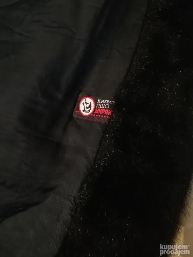 Crna bunda od veštačkog krzna vel. L-XL
