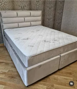 francuski lezaj cezar