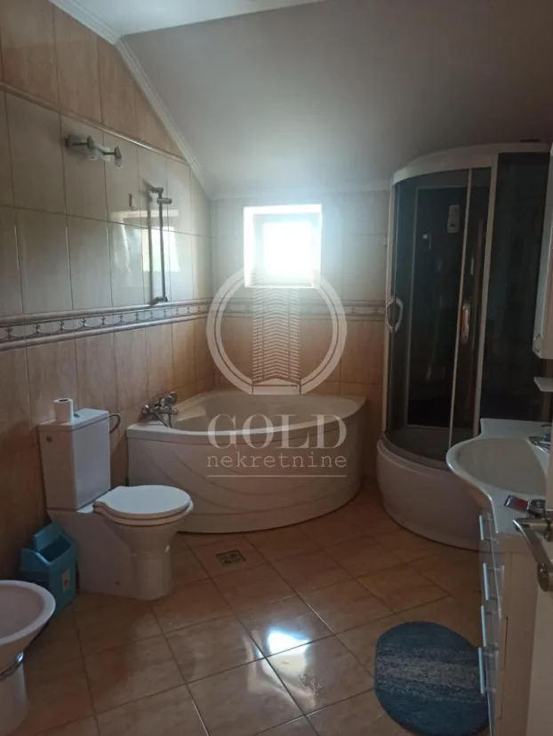Stari Majur, 5+ petosobna, 250 m²