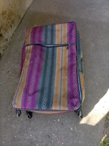 kofer veliki sa tockicima