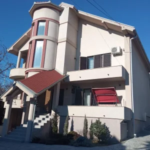 Kragujevac, Centar, 5+ petosobna, 247 m²