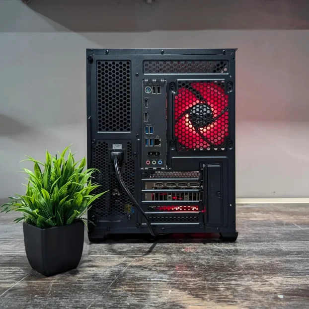 Personalni Računar Core i3-14100T 2.70GHz & RTX 5070, dm