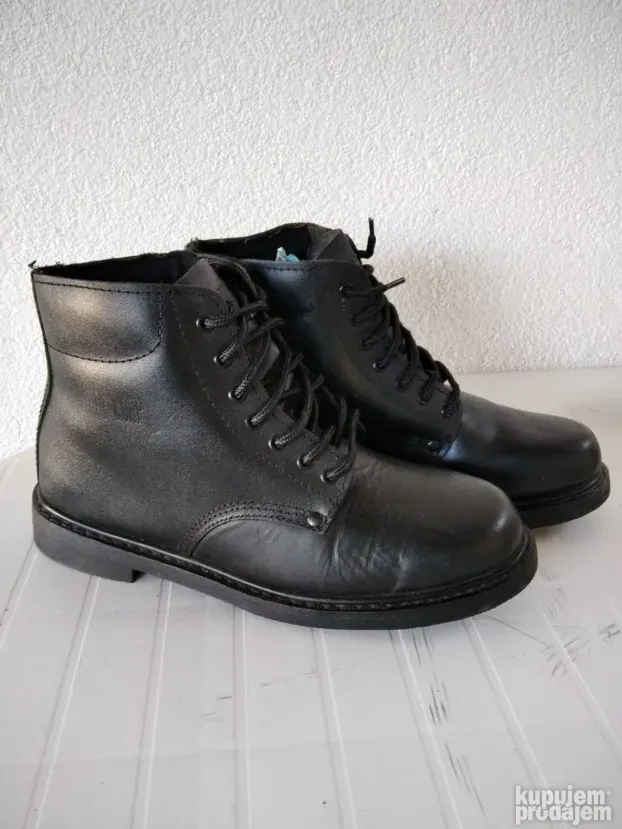 Duboke cipele 46 broj