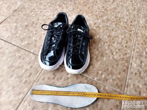 Adidas patike broj 38.5
