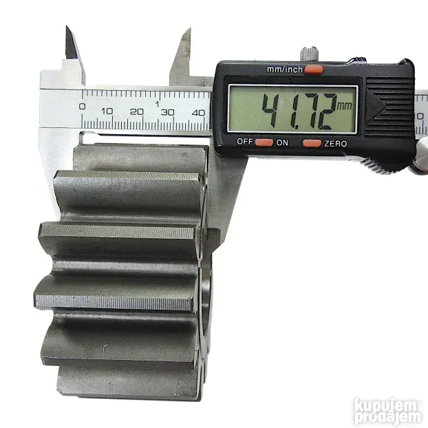 Zupcanik bocnog reduktora IMT-558-560-565-569-577 Z=15